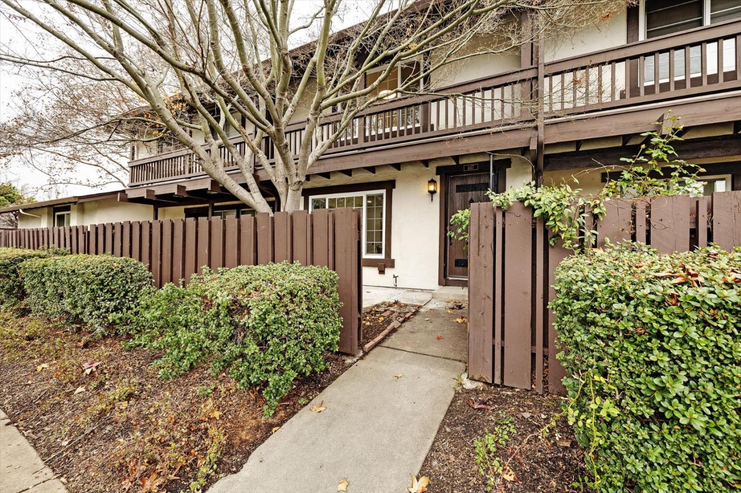 Front Image Thumbnail for ML82030402