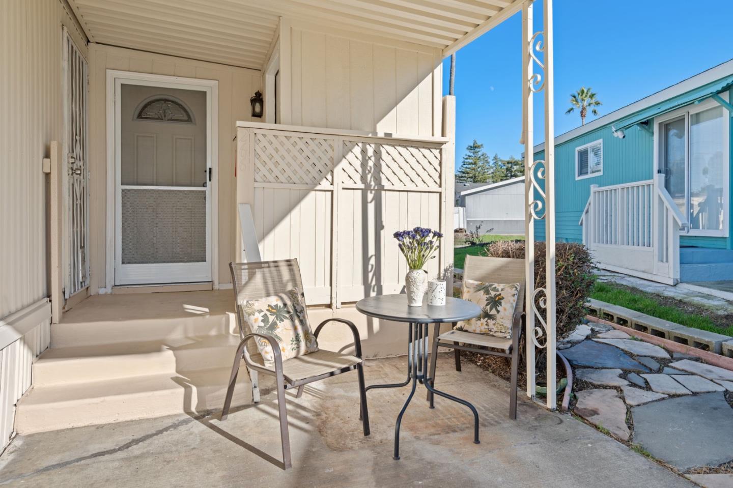 Front Image Thumbnail for ML82030444