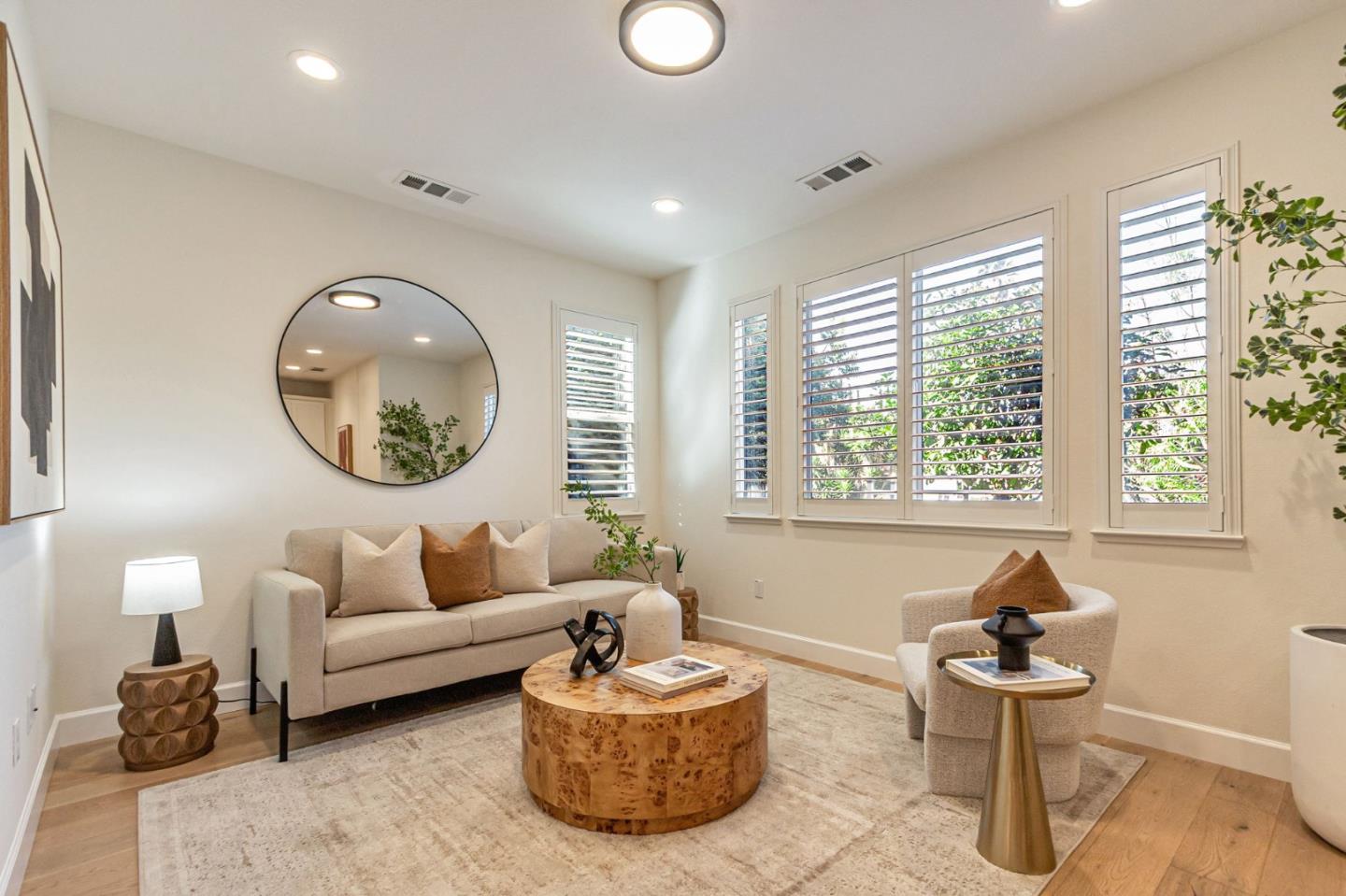 Front Image Thumbnail for ML82030466