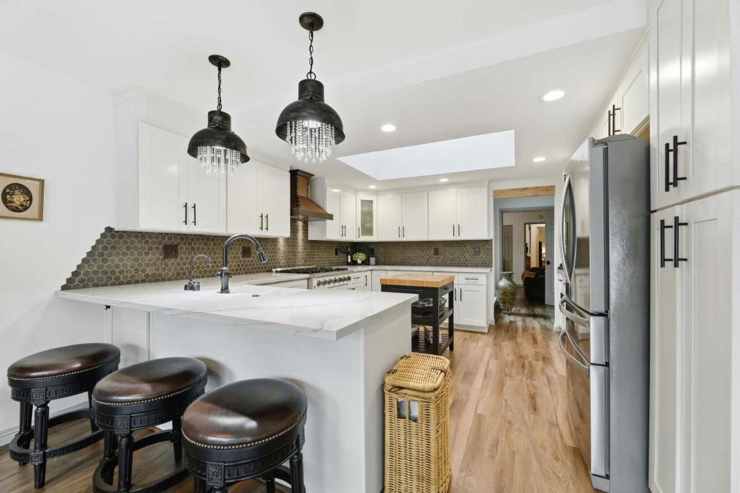 Front Image Thumbnail for ML82030511