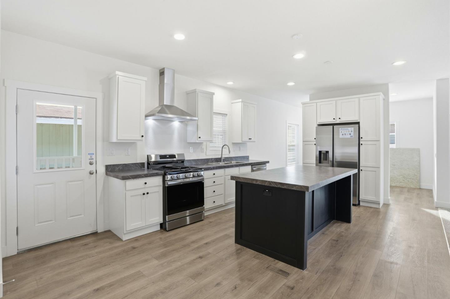 Front Image Thumbnail for ML82030616