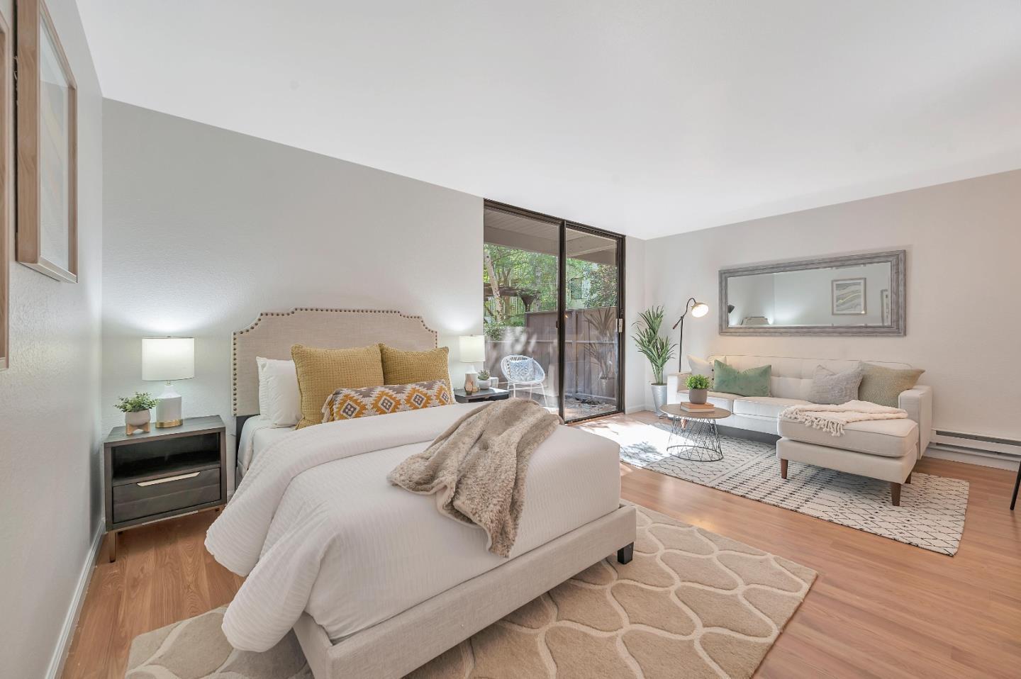 Front Image Thumbnail for ML82030750