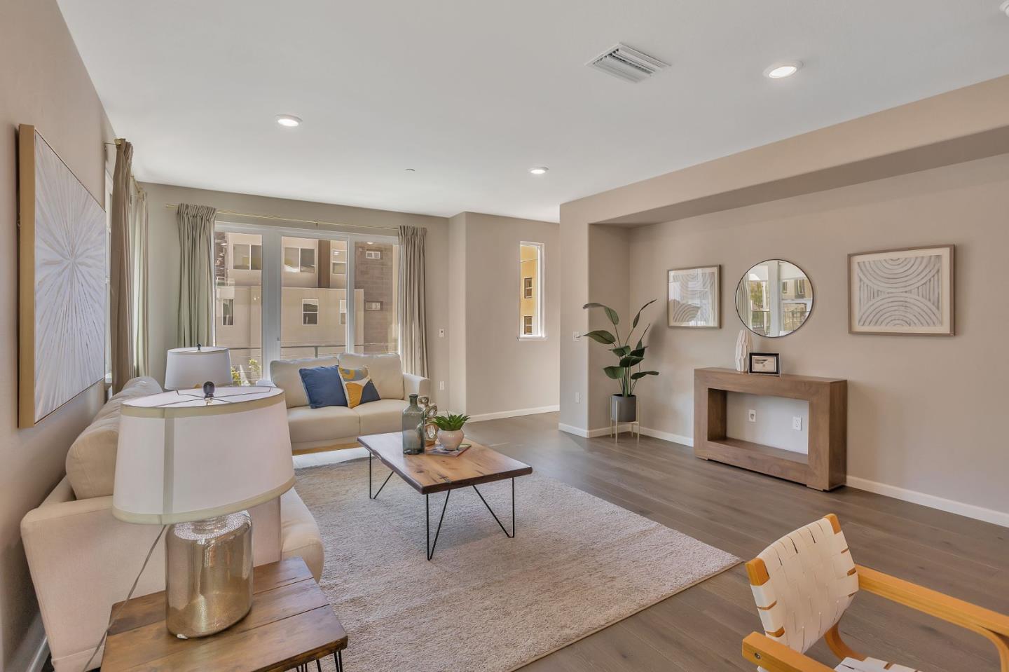 Front Image Thumbnail for ML82030764