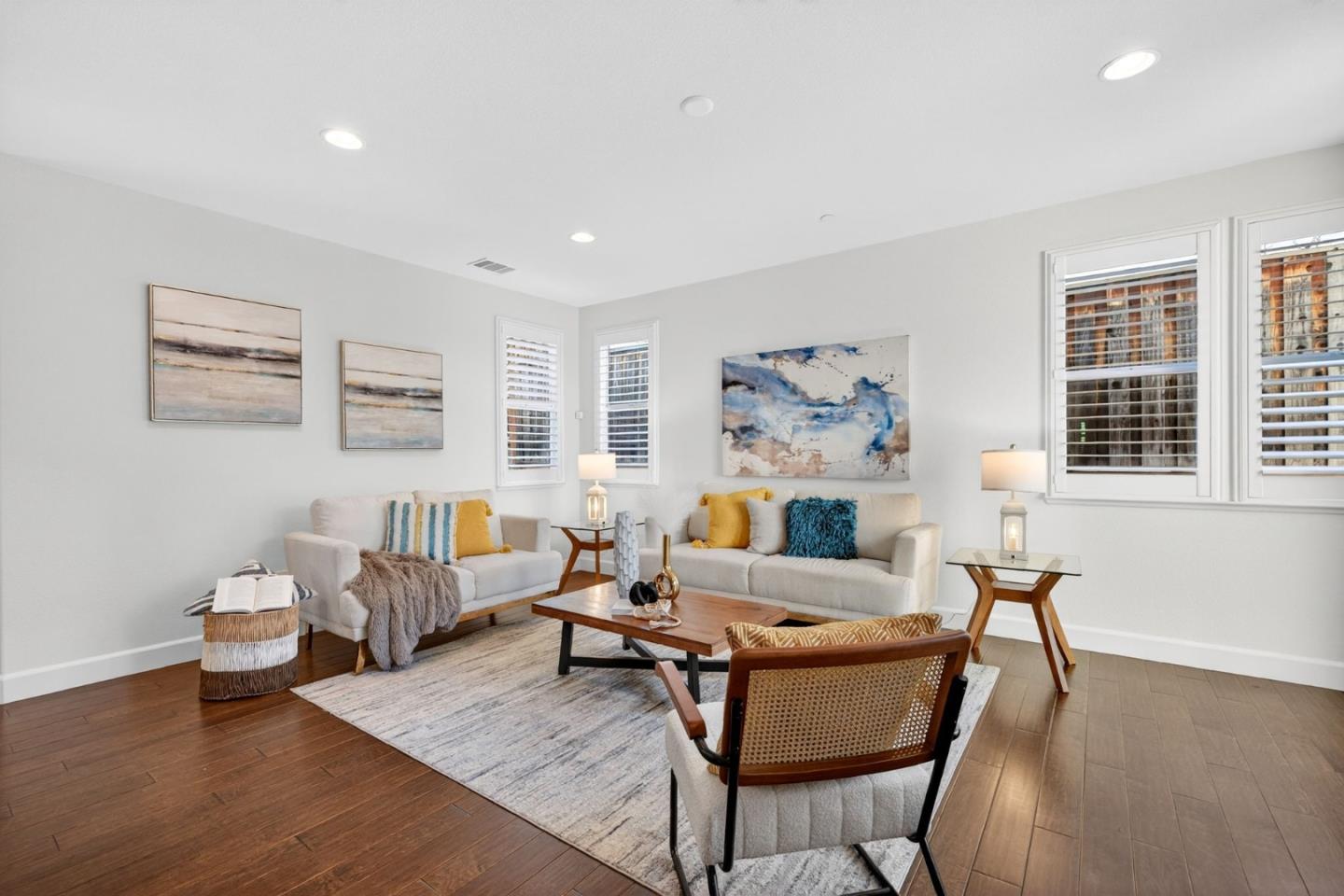 Front Image Thumbnail for ML82030766