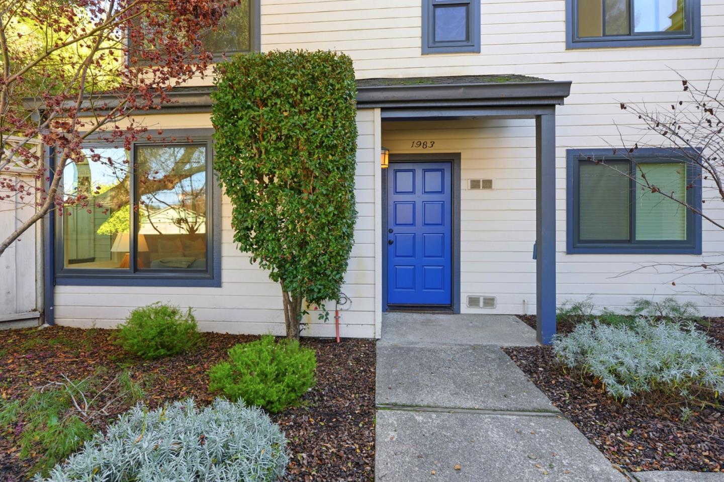 Front Image Thumbnail for ML82030800