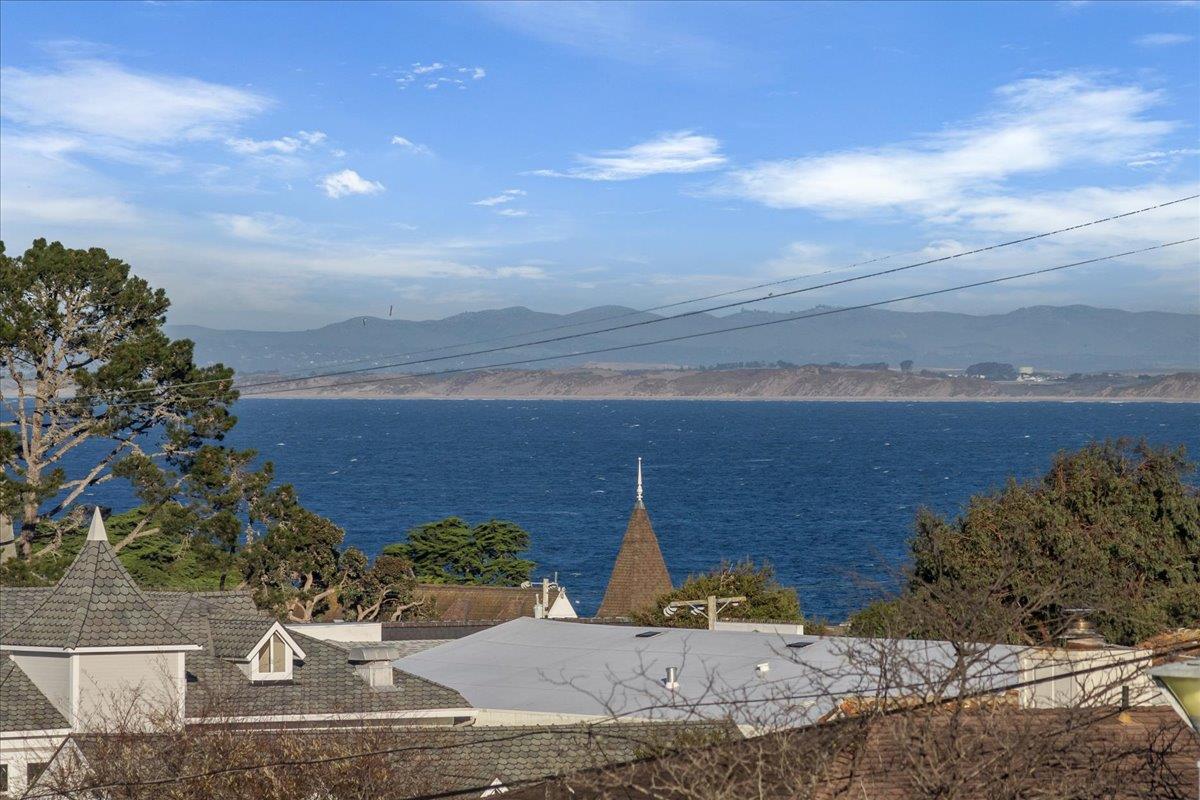 Front Image Thumbnail for ML82030834