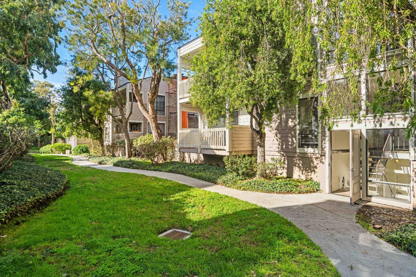 Front Image Thumbnail for ML82030843