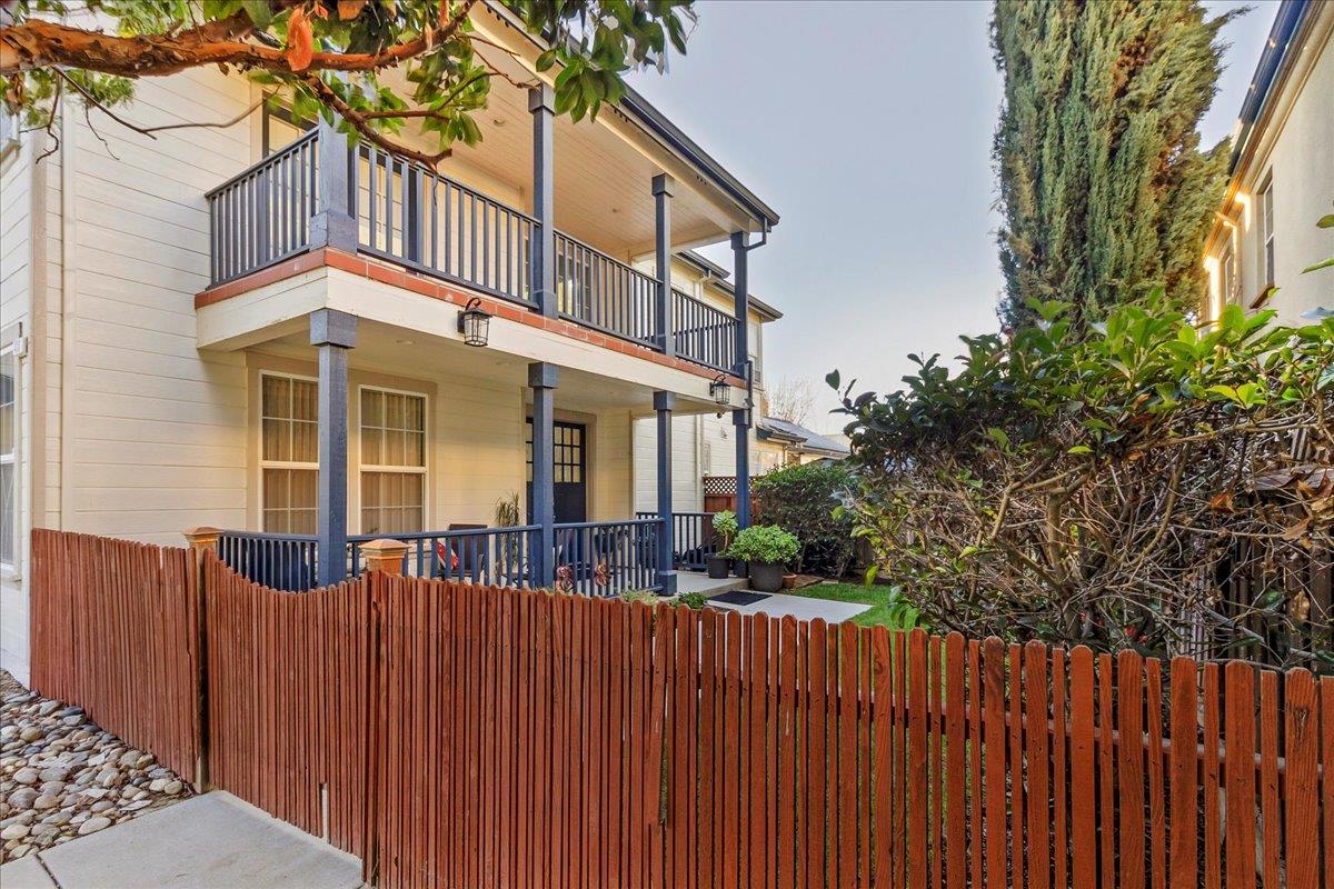 Front Image Thumbnail for ML82030916