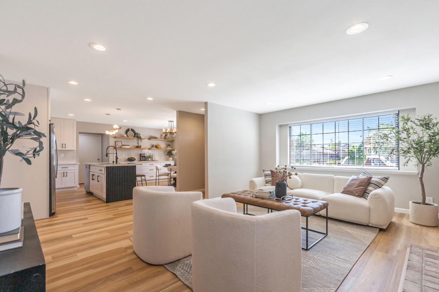 Front Image Thumbnail for ML82030949