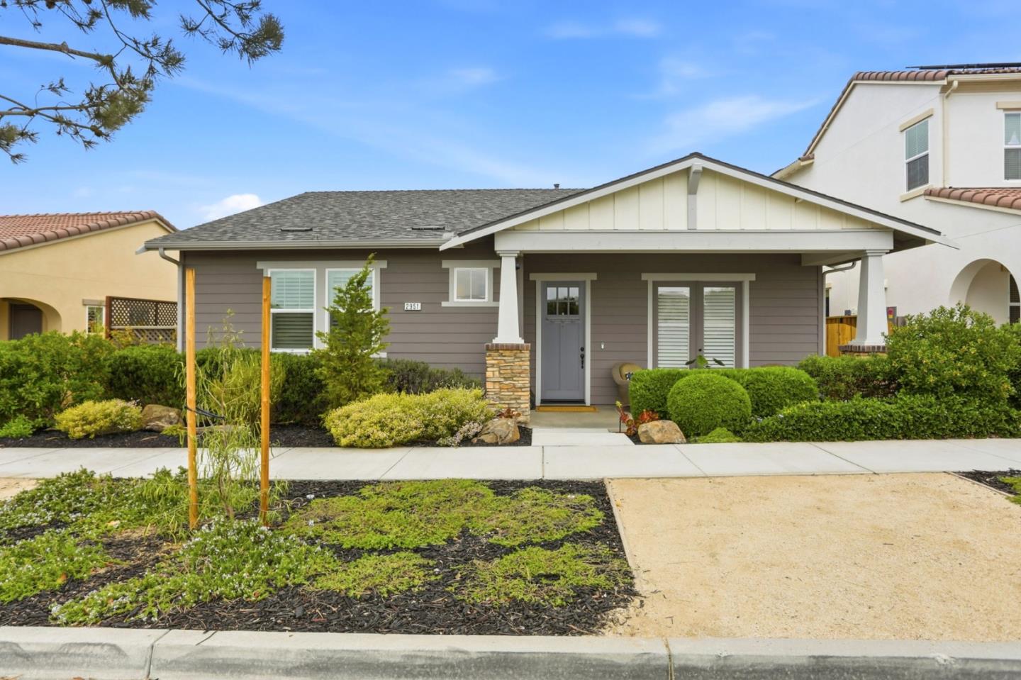 Front Image Thumbnail for ML82031053