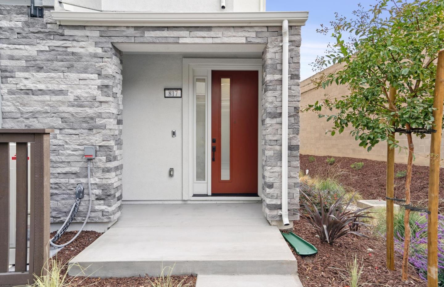 Front Image Thumbnail for ML82031105