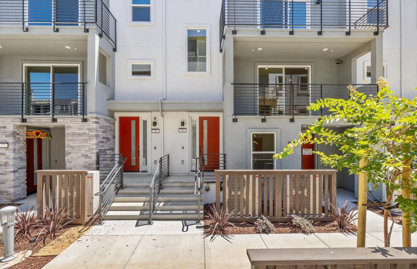 Front Image Thumbnail for ML82031110