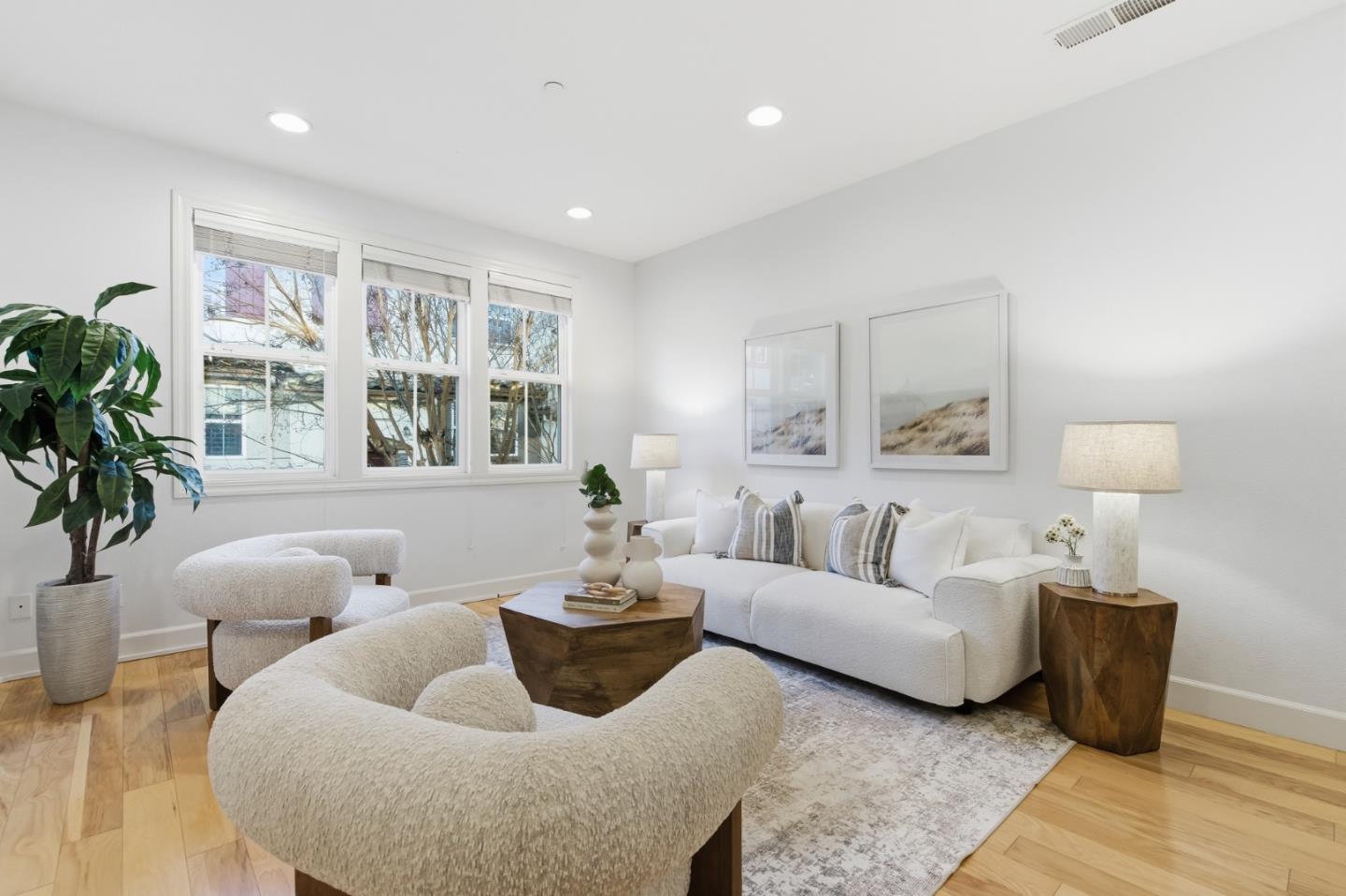 Front Image Thumbnail for ML82031130