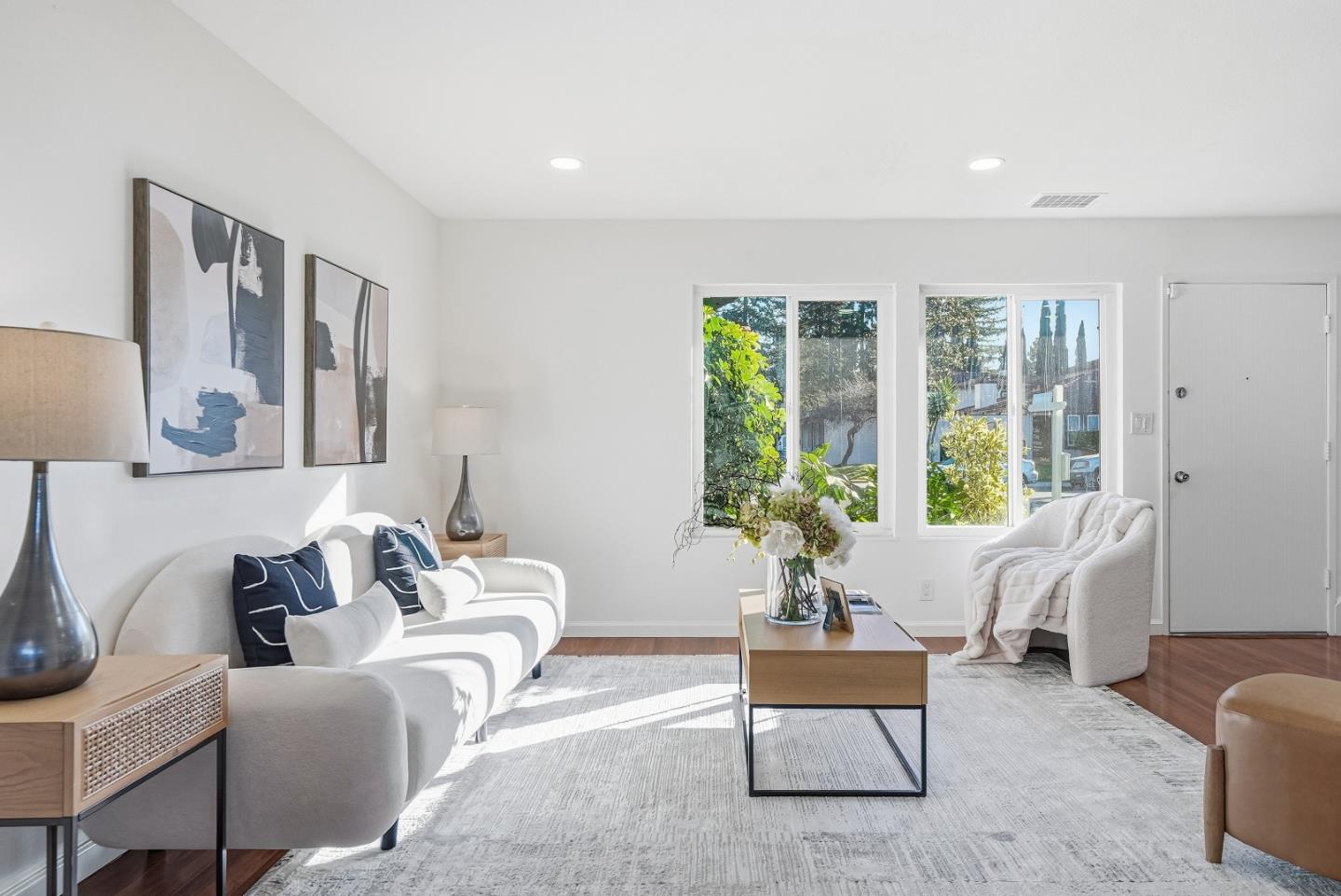 Front Image Thumbnail for ML82031241