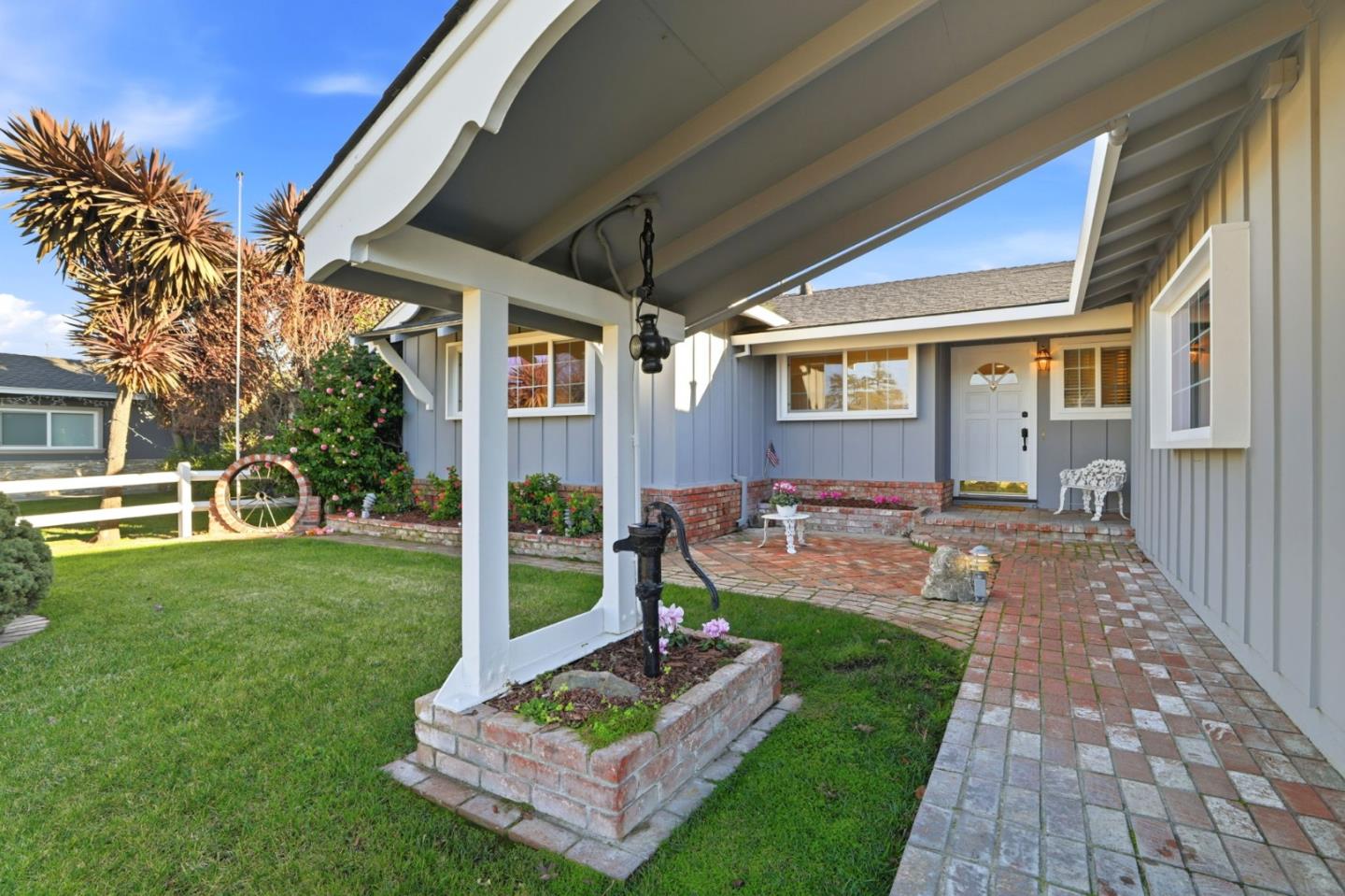 Front Image Thumbnail for ML82031244