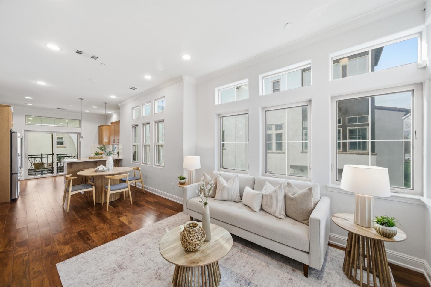 Front Image Thumbnail for ML82031252