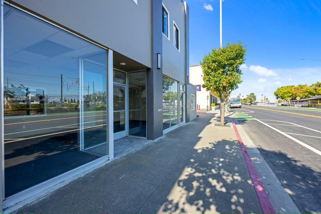 Front Image Thumbnail for ML82031444