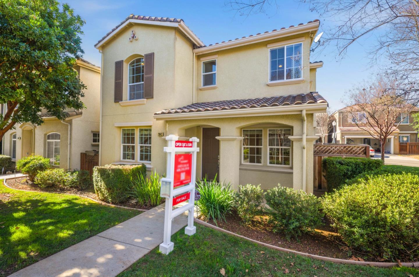 Front Image Thumbnail for ML82031555