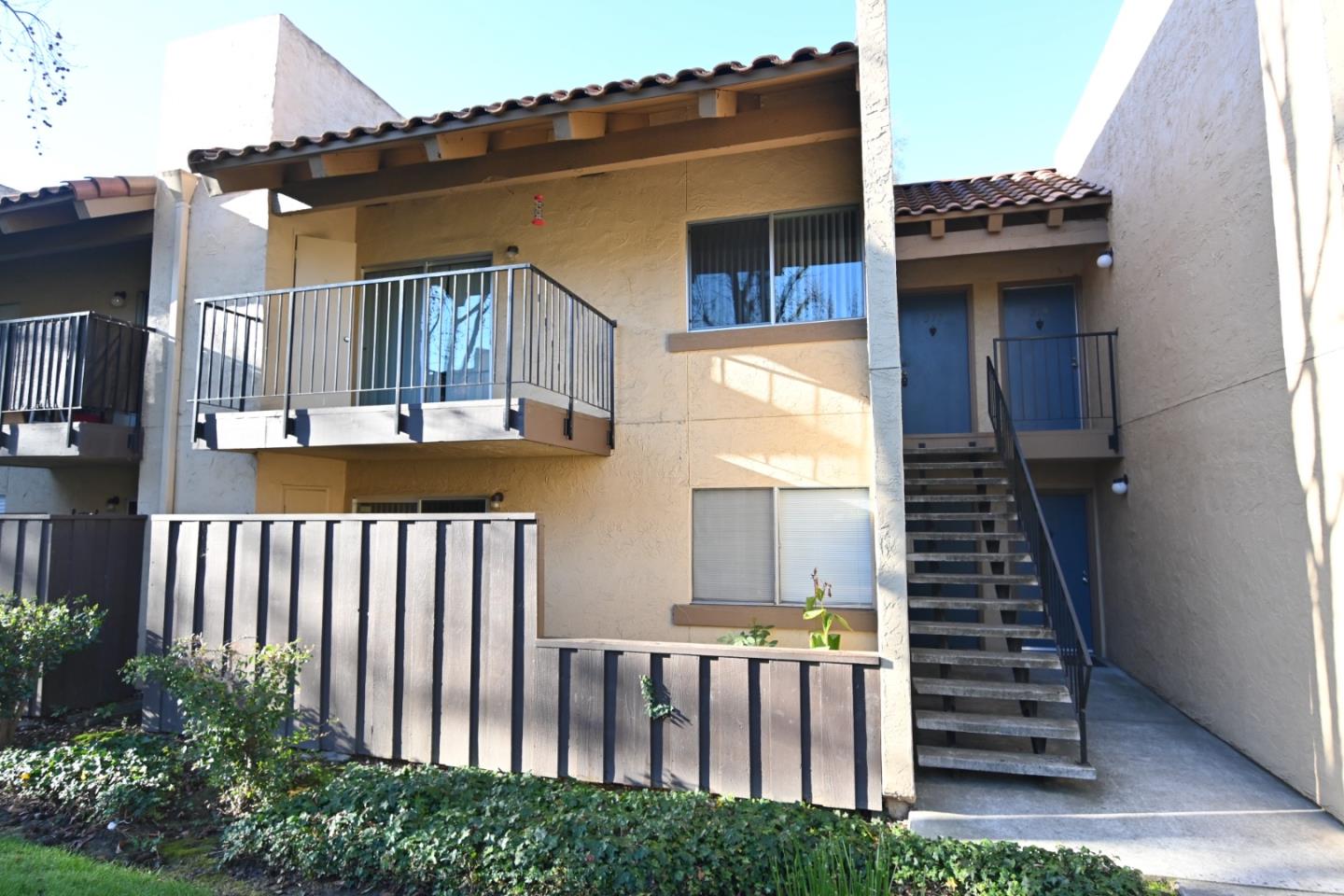 Front Image Thumbnail for ML82031592