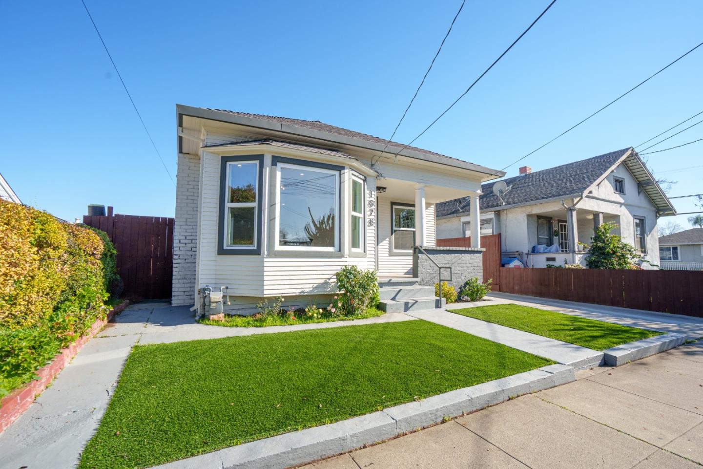 Front Image Thumbnail for ML82031612