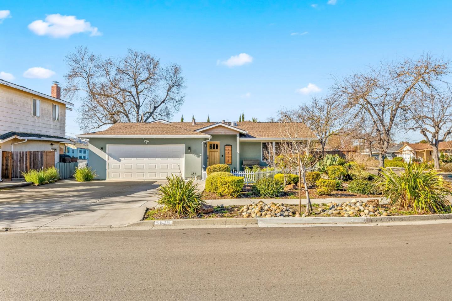 Front Image Thumbnail for ML82031651