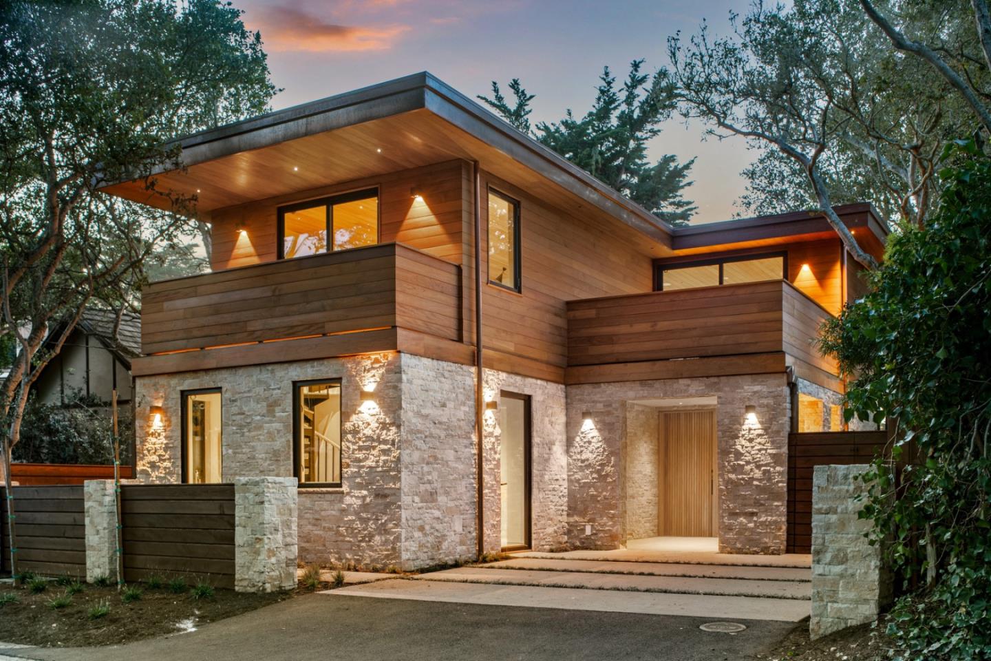 Front Image Thumbnail for ML82031679