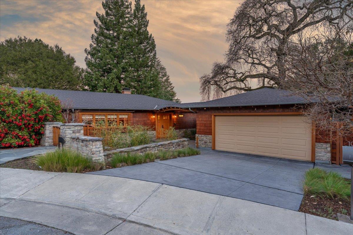 Front Image Thumbnail for ML82031685