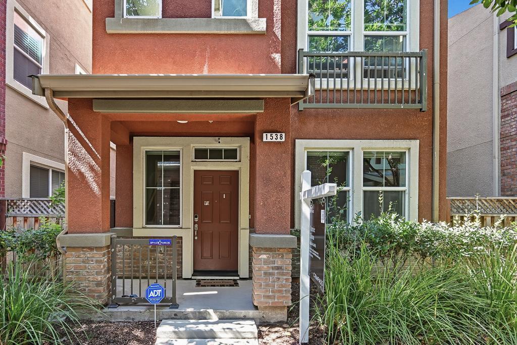 Front Image Thumbnail for ML82031700