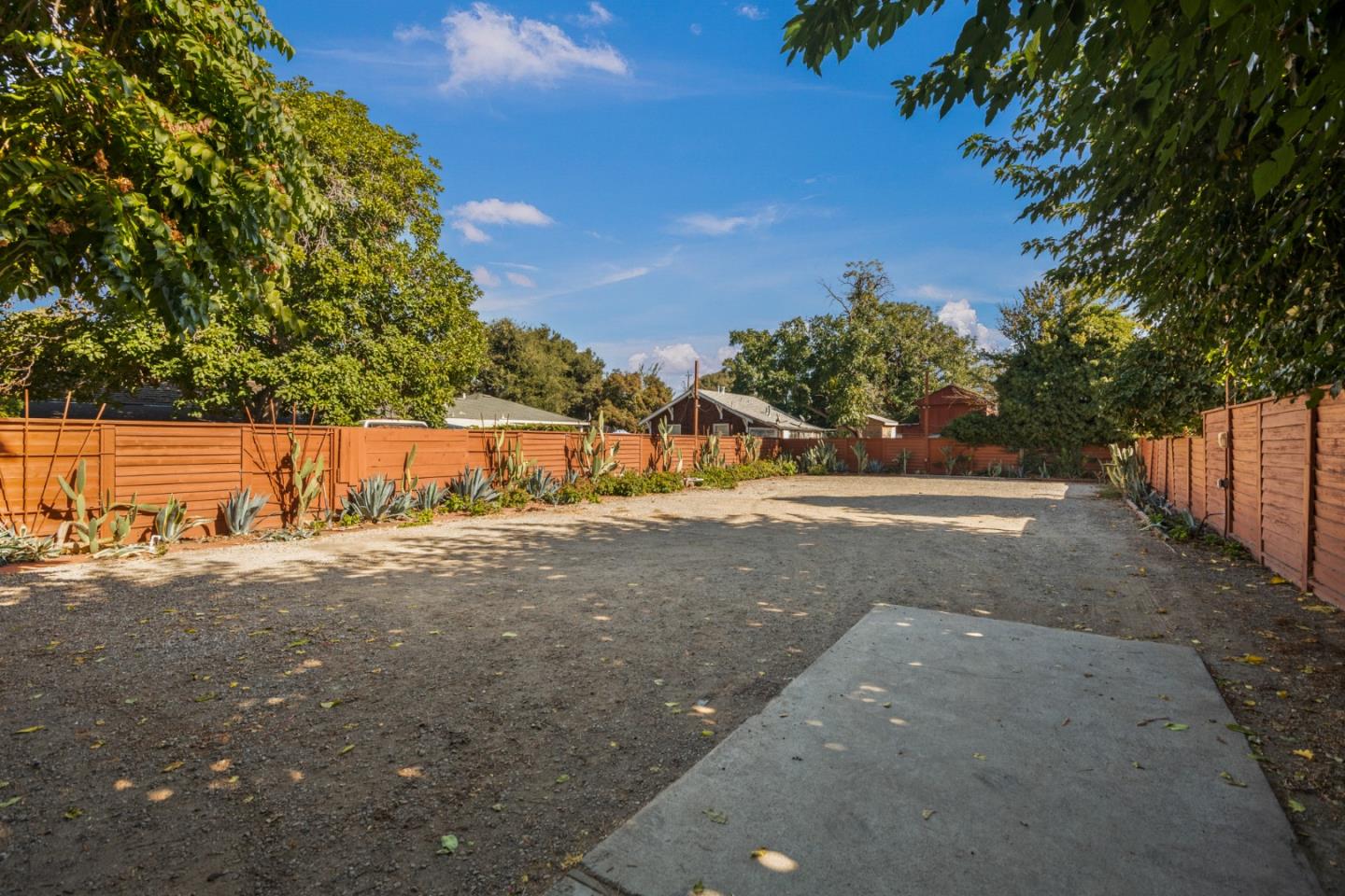 Front Image Thumbnail for ML82031716