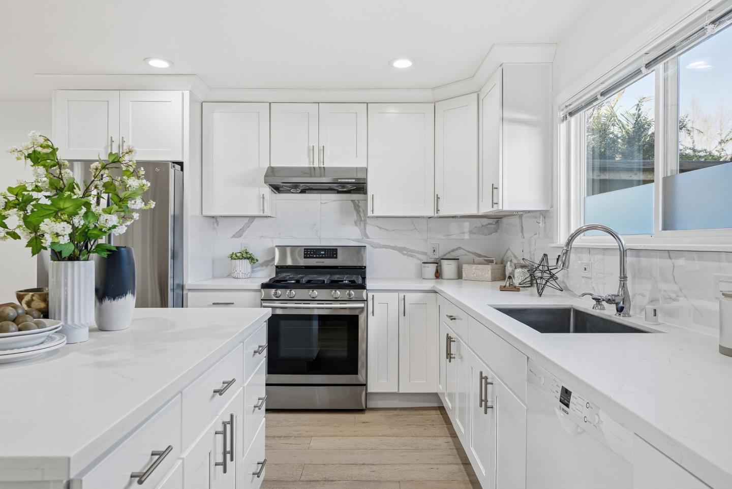 Front Image Thumbnail for ML82031775