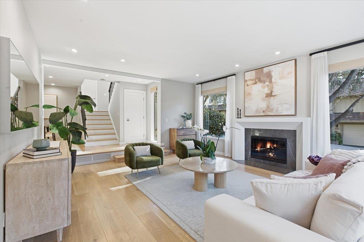 Front Image Thumbnail for ML82031867