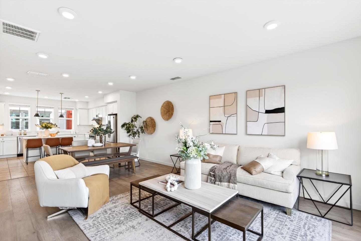 Front Image Thumbnail for ML82031921