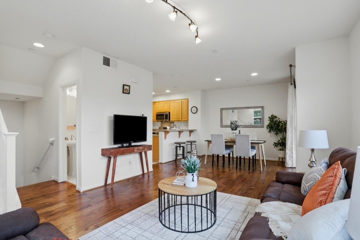 Front Image Thumbnail for ML82031935