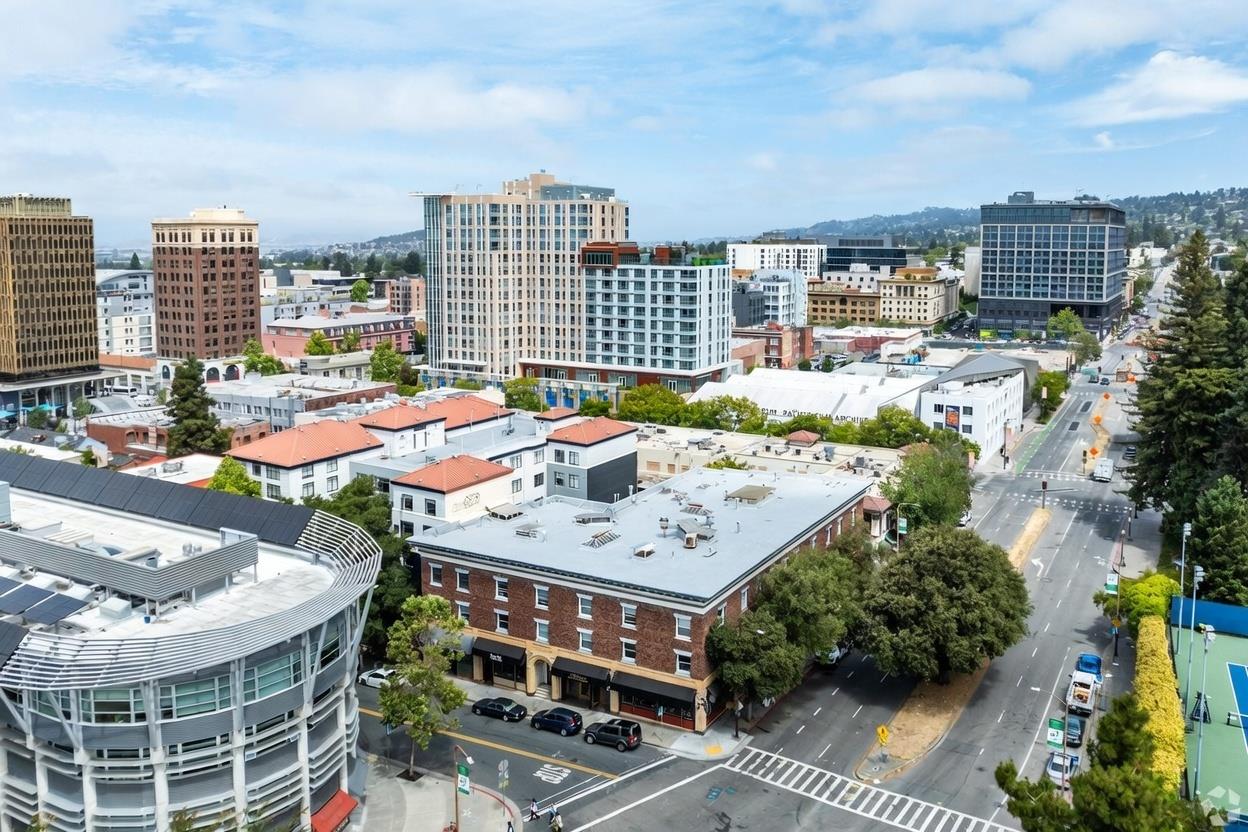 Front Image Thumbnail for ML82032028