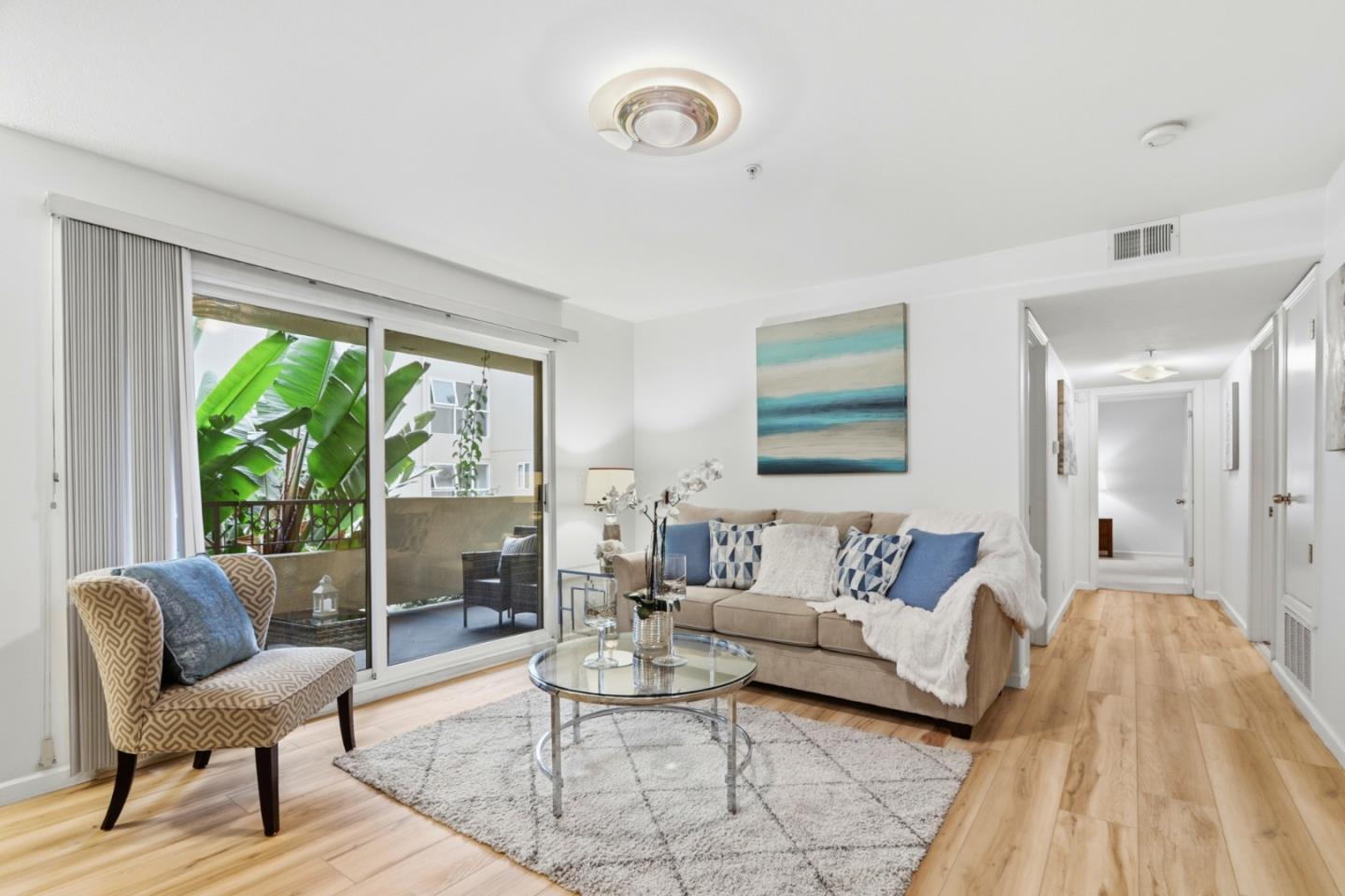 Front Image Thumbnail for ML82032147