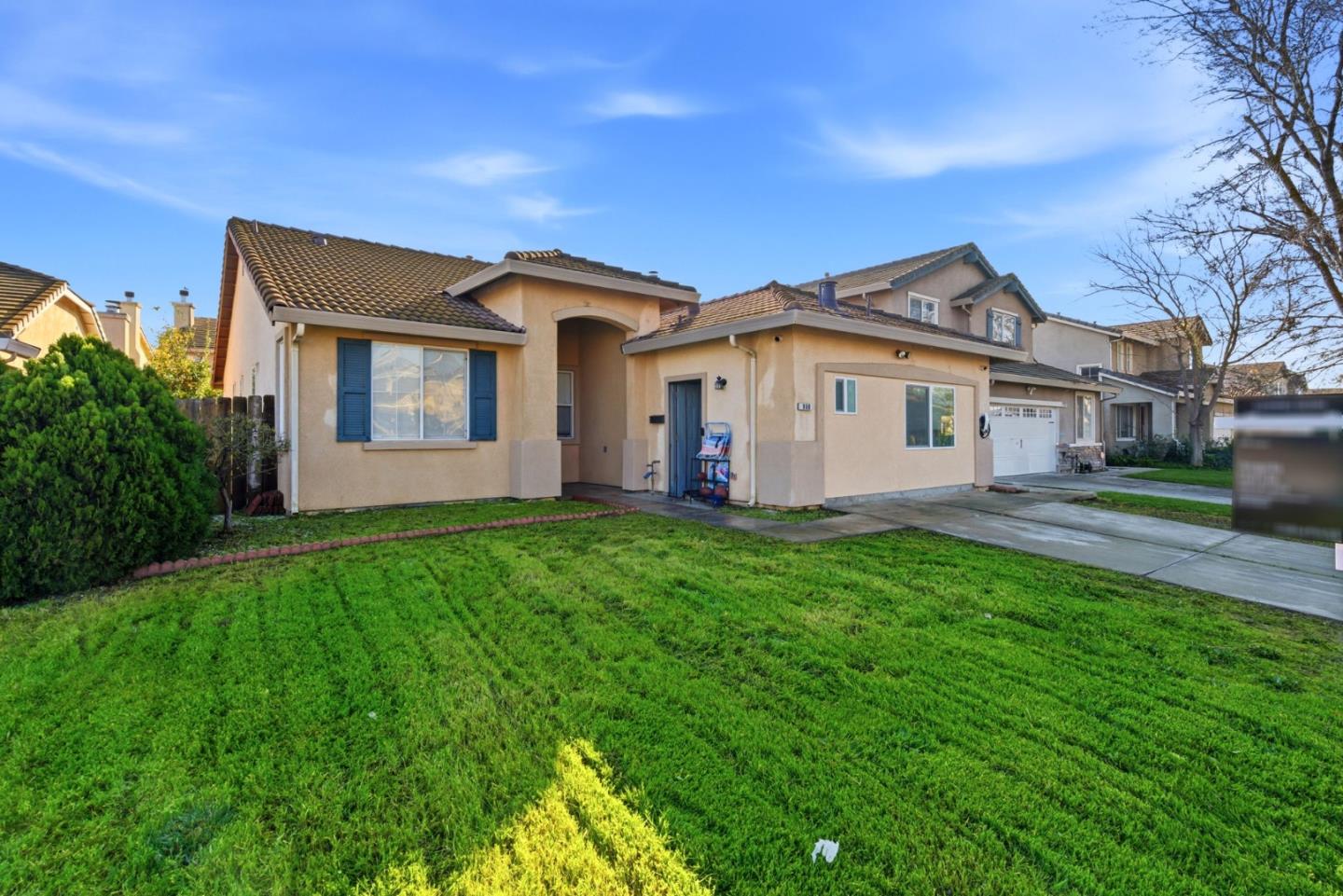 Front Image Thumbnail for ML82032199