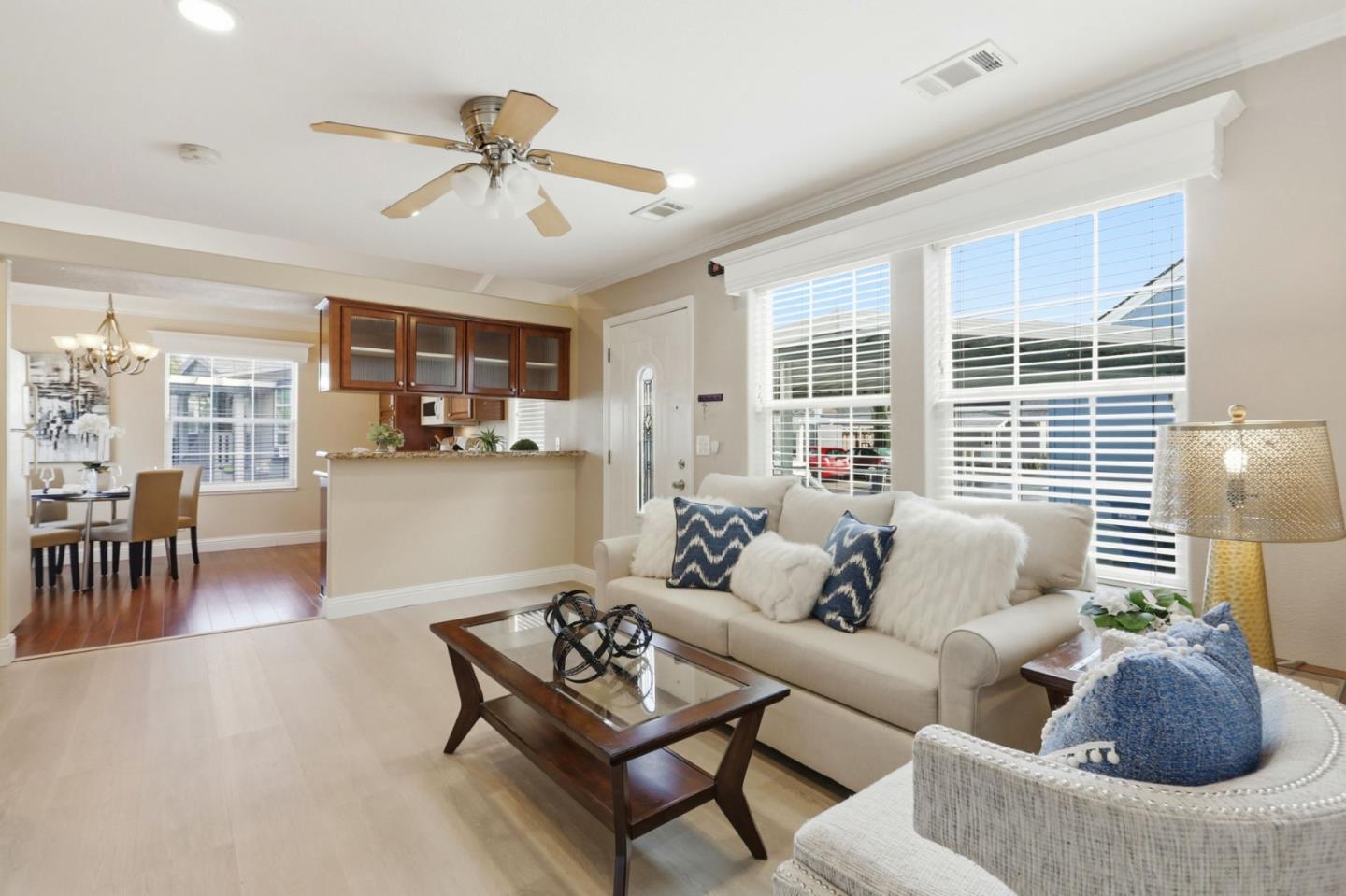 Front Image Thumbnail for ML82032200