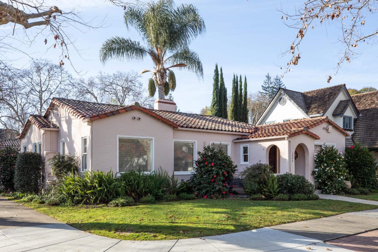 Front Image Thumbnail for ML82032203