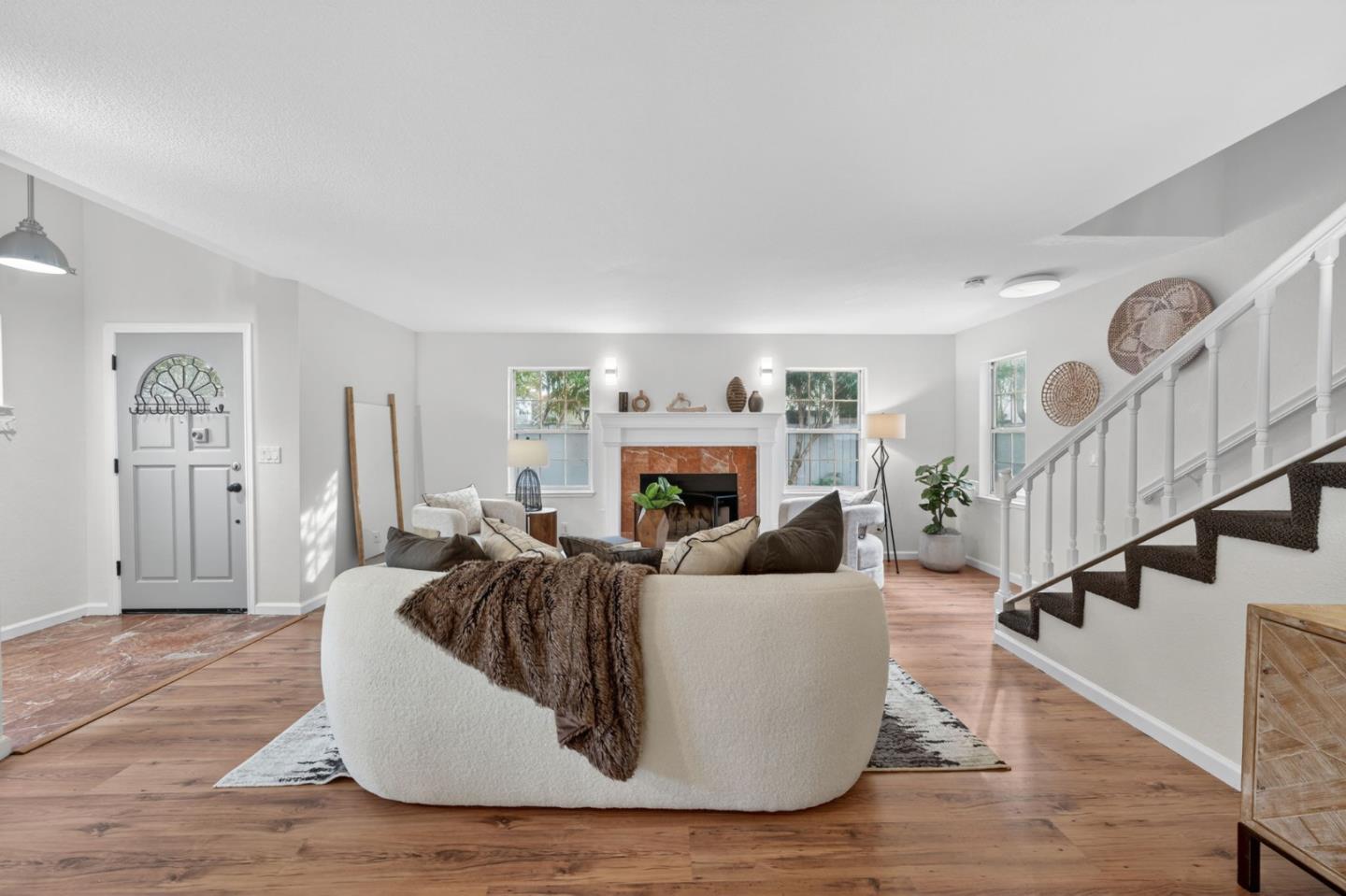 Front Image Thumbnail for ML82032221