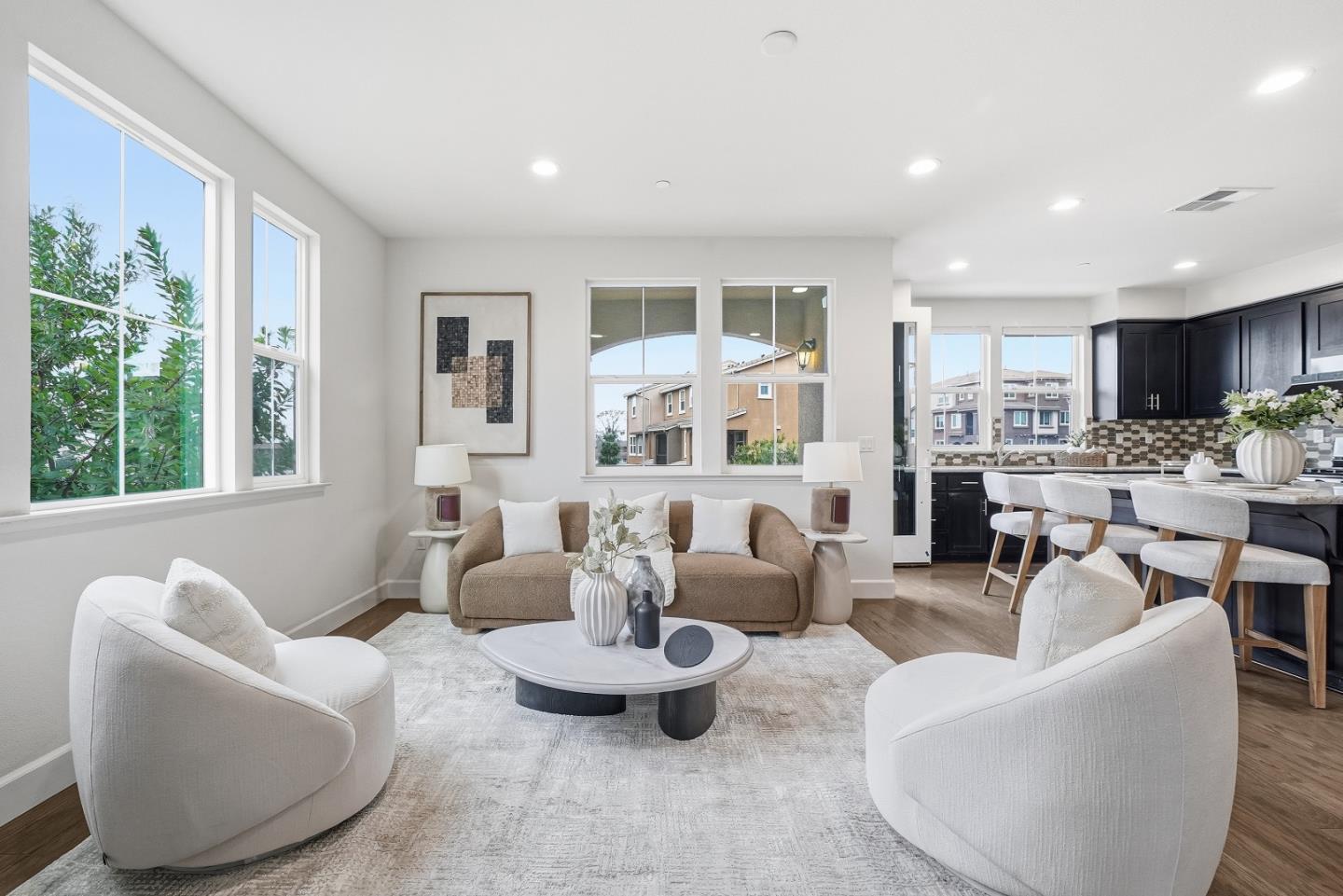 Front Image Thumbnail for ML82032231