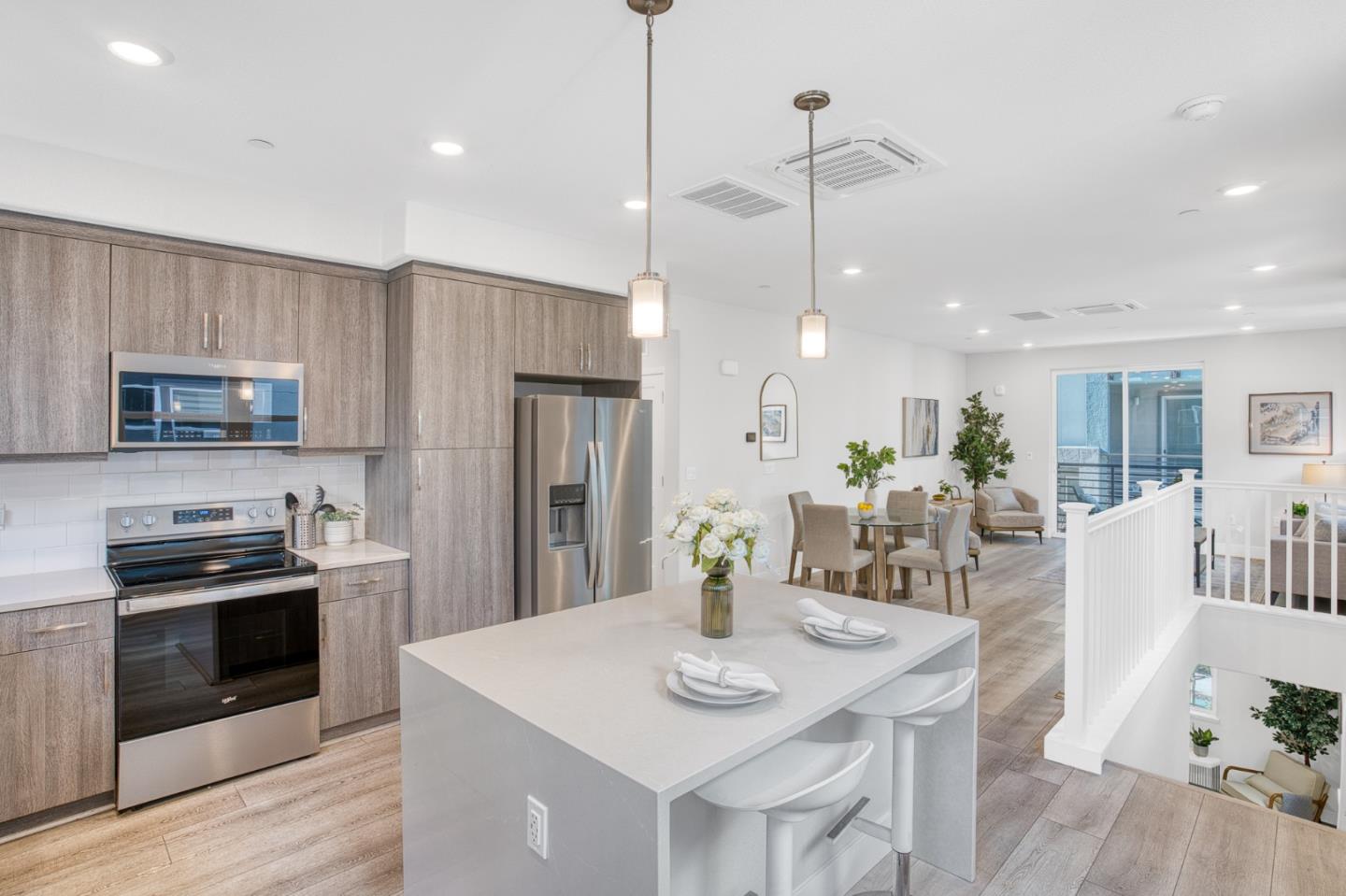 Front Image Thumbnail for ML82032285