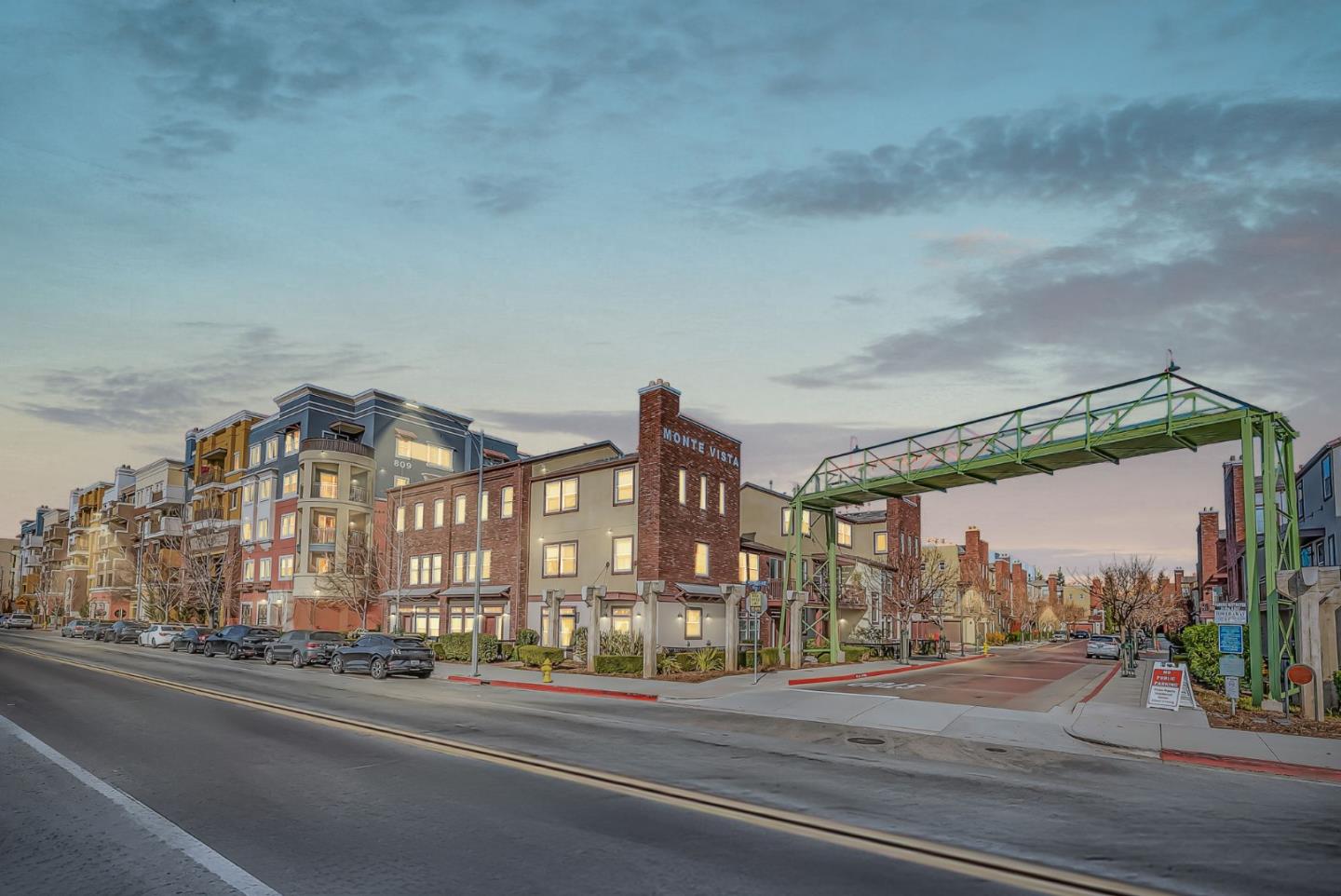 Front Image Thumbnail for ML82032327