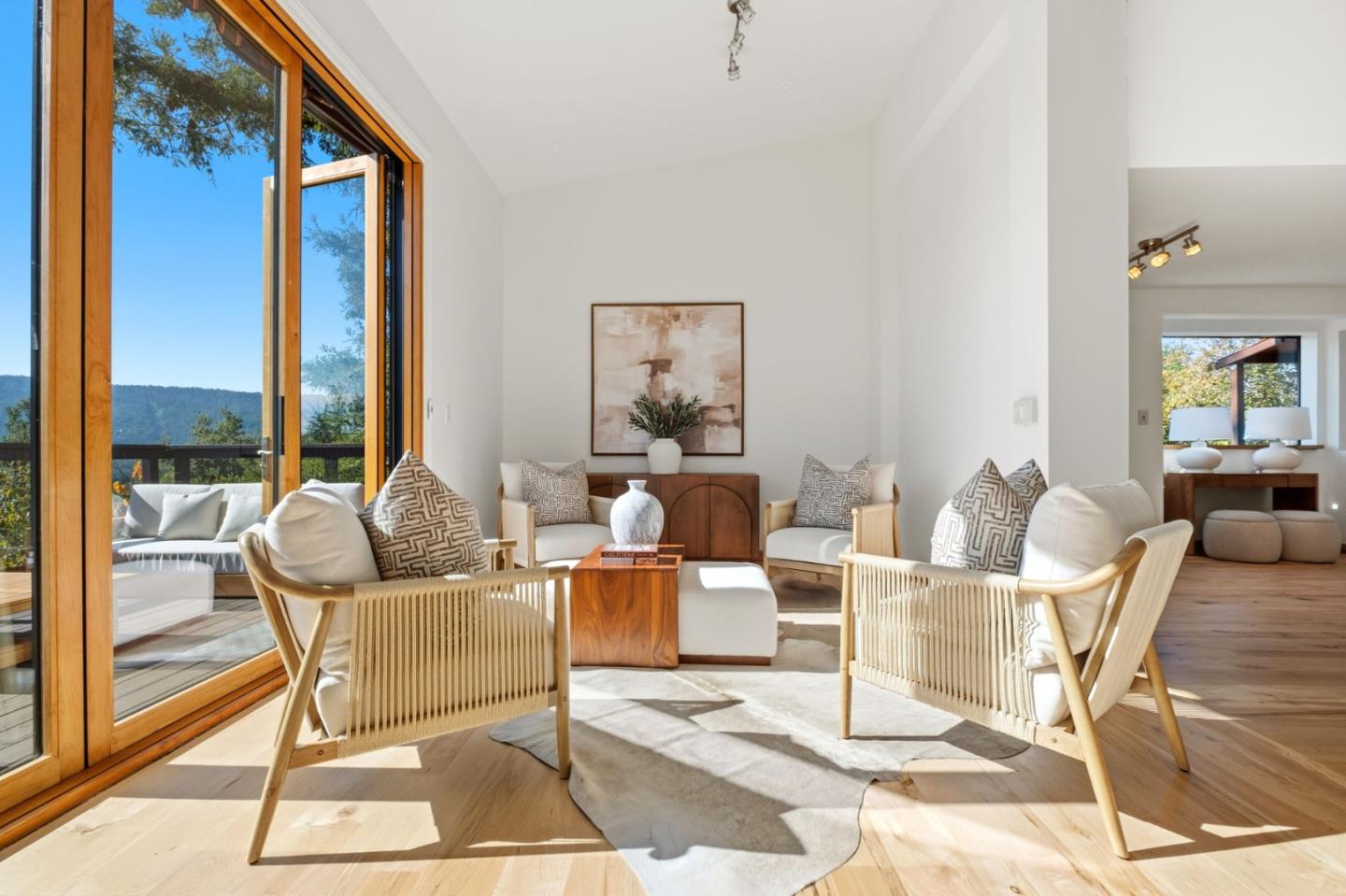 Front Image Thumbnail for ML82032347