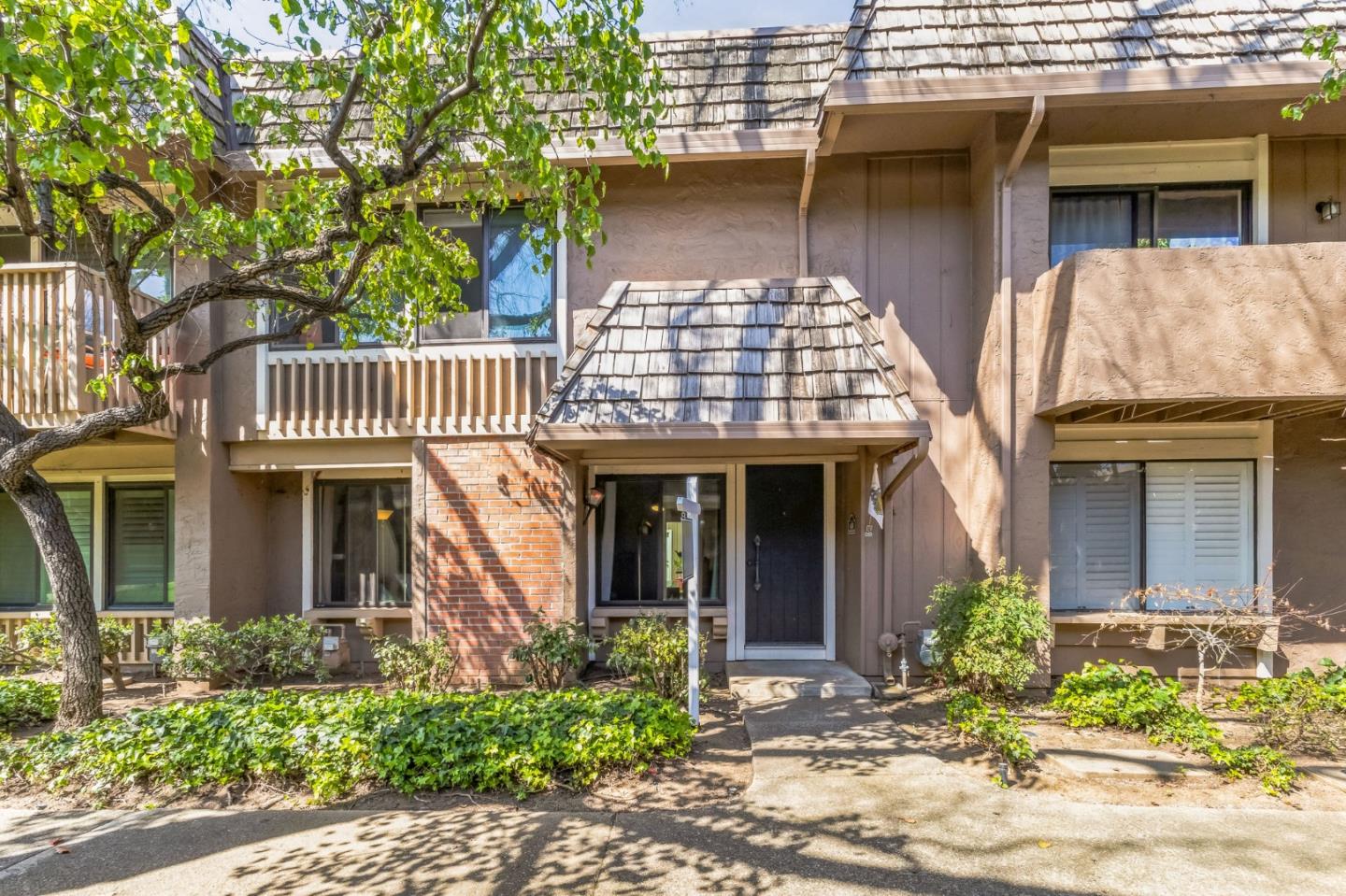 Front Image Thumbnail for ML82032361