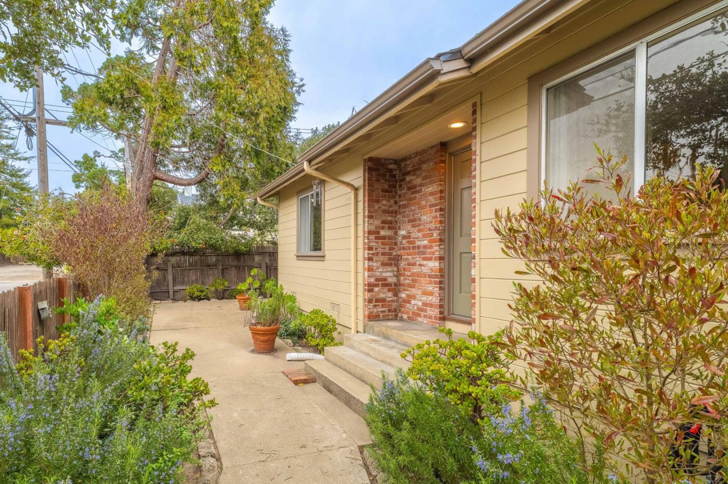 Front Image Thumbnail for ML82032365