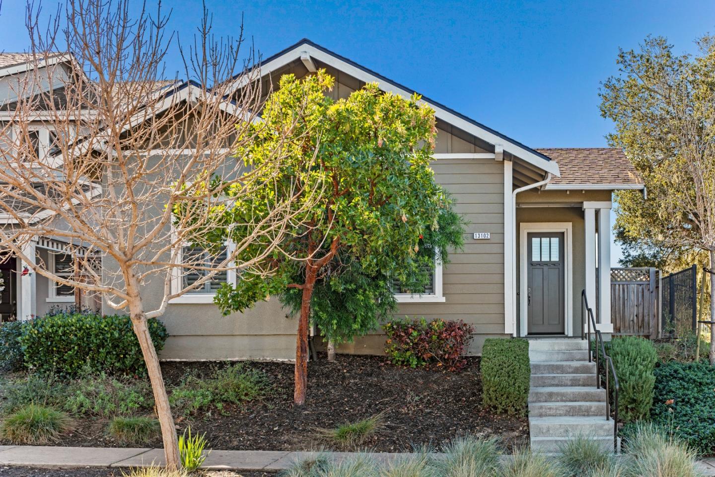 Front Image Thumbnail for ML82032371