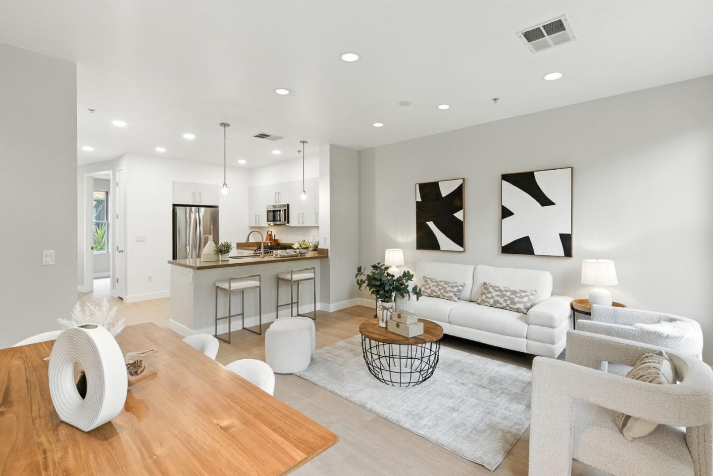 Front Image Thumbnail for ML82032474