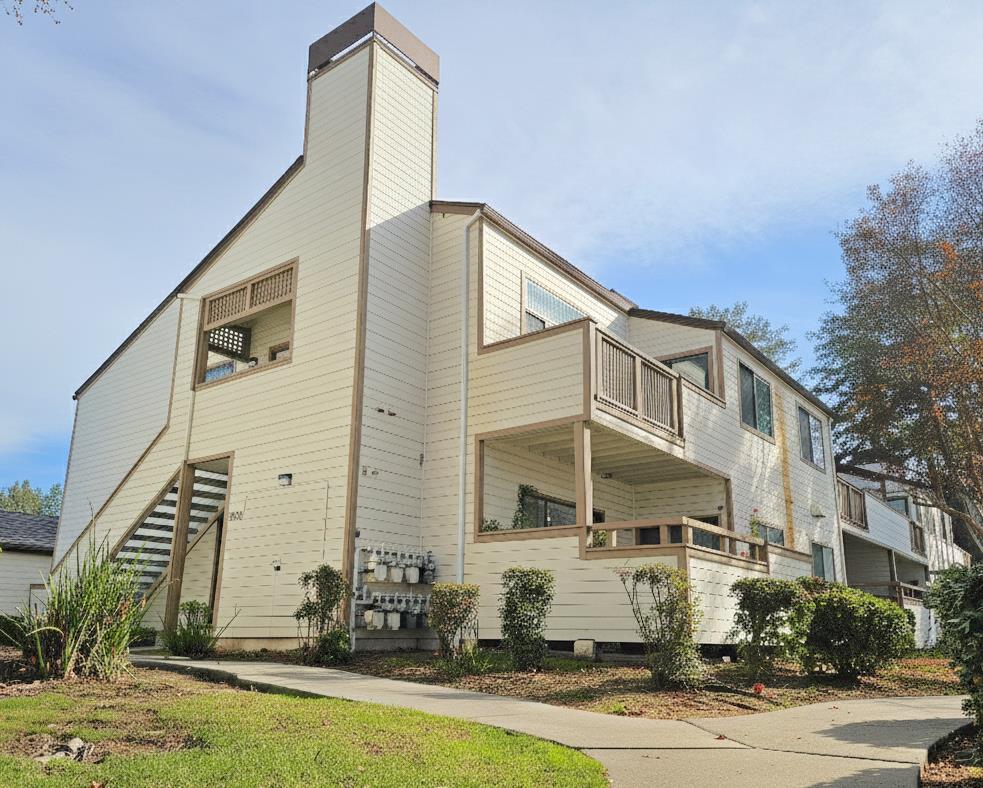 Front Image Thumbnail for ML82032480