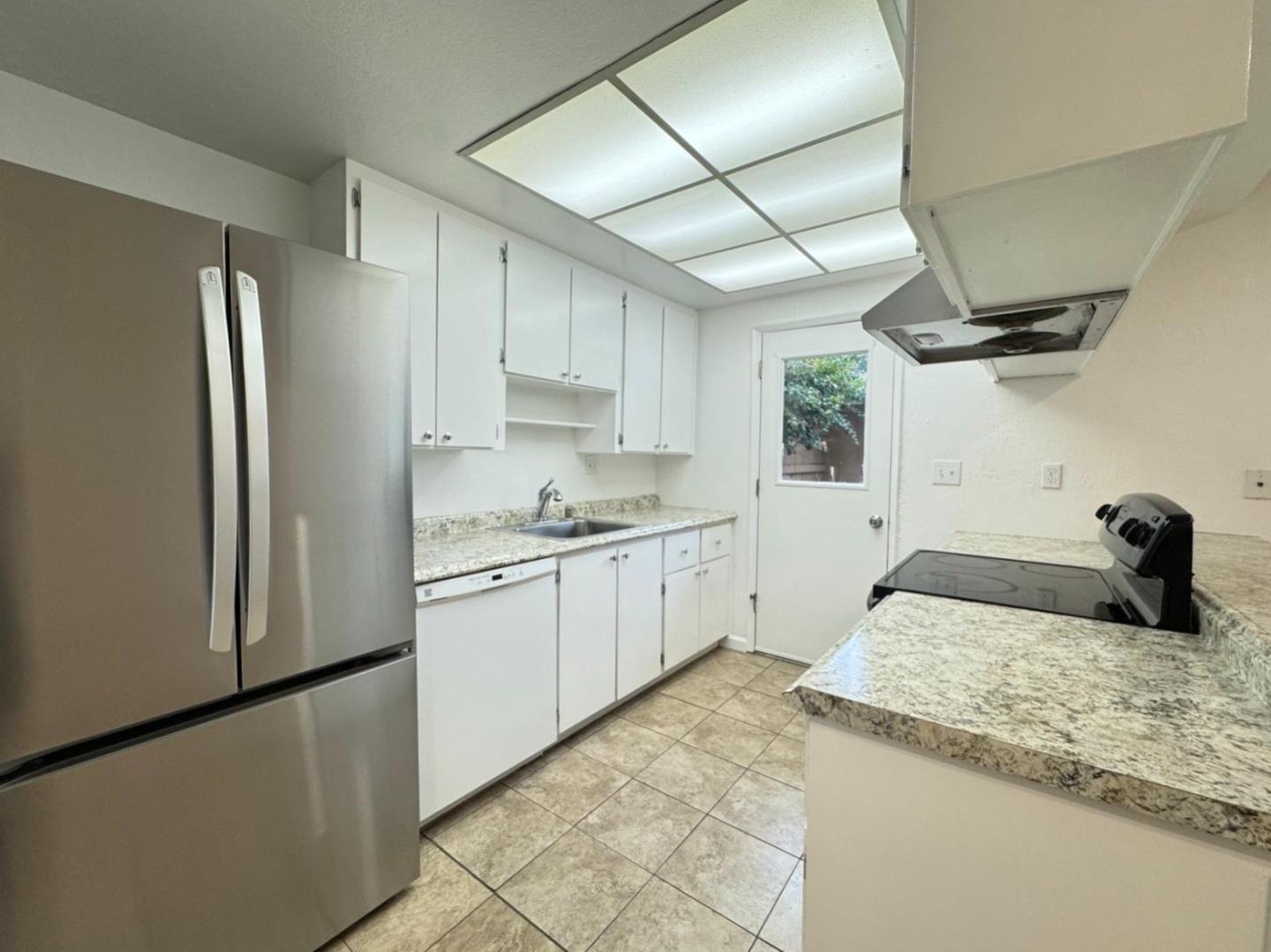 Front Image Thumbnail for ML82032510