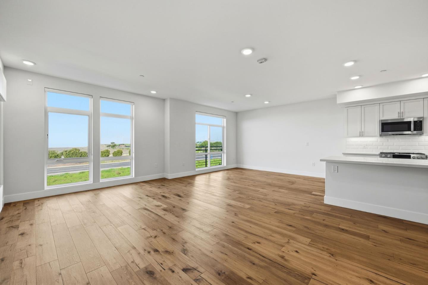 Front Image Thumbnail for ML82032514